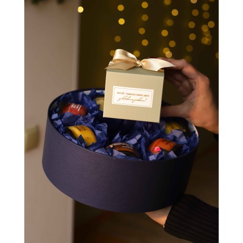 Новорічний подарунок. Синій раунд із свічкою та медовою пастою, 25 × 9 см Новорічний подарунок. Синій раунд із свічкою та медовою пастою, 25 × 9 см